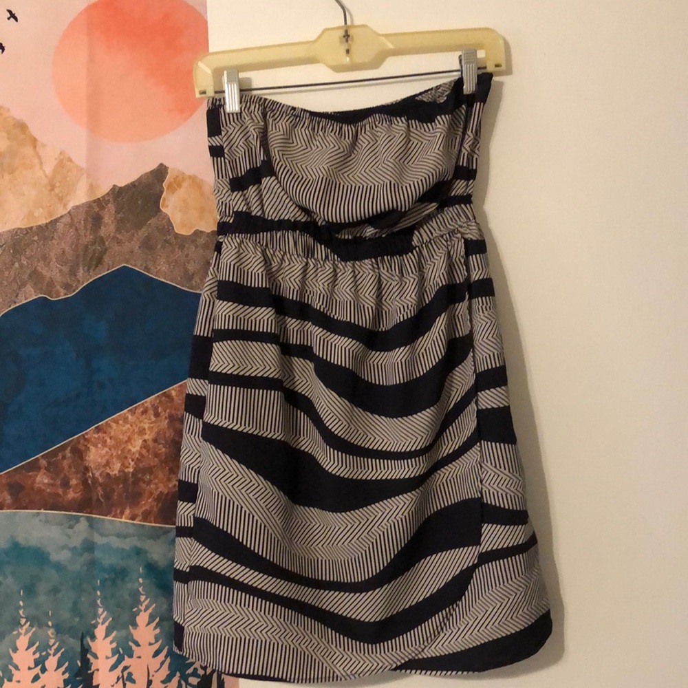 Audrey 3+1 Strapless Navy and white patterned dress size small